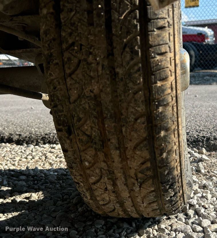 image for item NQ9886 2010 Columbia Parcar Summit  utility vehicle