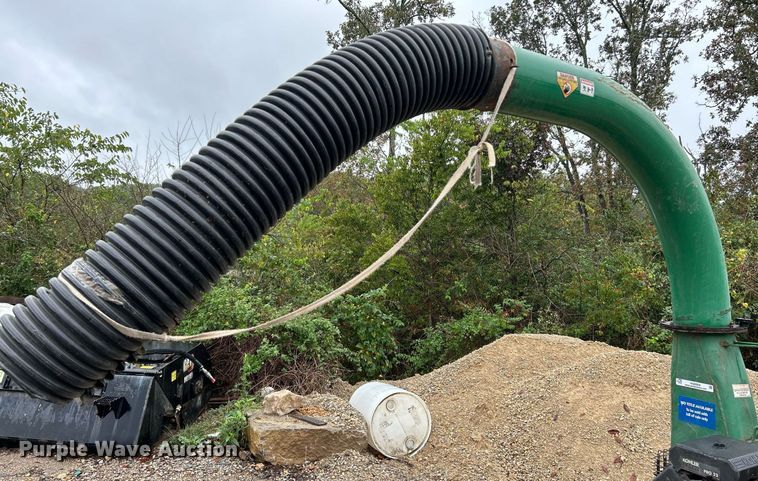 image for item NQ9905 Billy Goat QL2300KO  debris loader