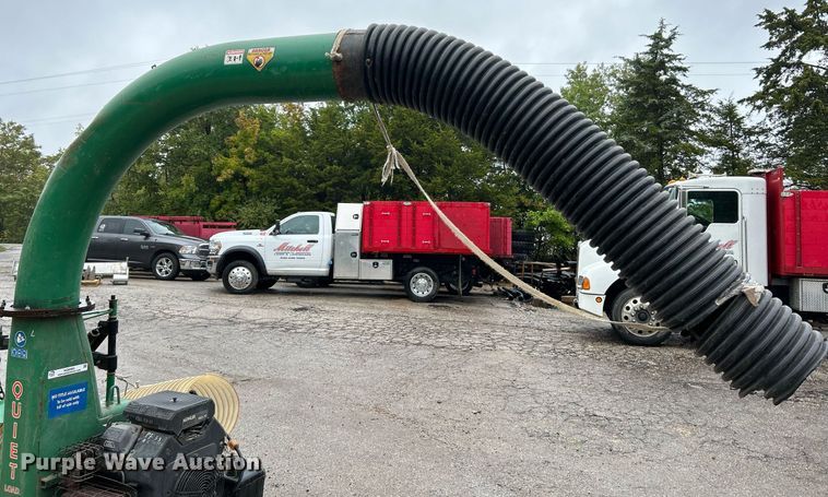 image for item NQ9905 Billy Goat QL2300KO  debris loader