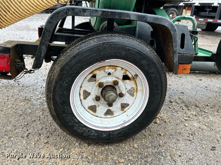 image for item NQ9905 Billy Goat QL2300KO  debris loader