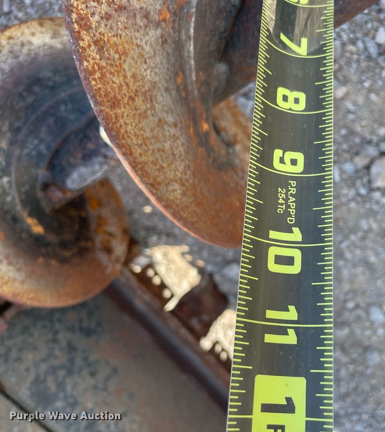 image for item NT9549 Kubota B5550  trencher