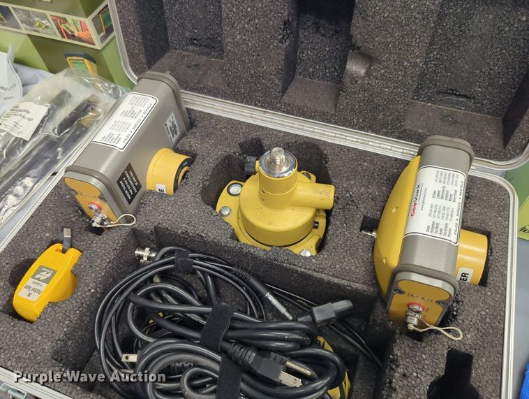 image for item NT9560 Topcon HiPer GA  GPS