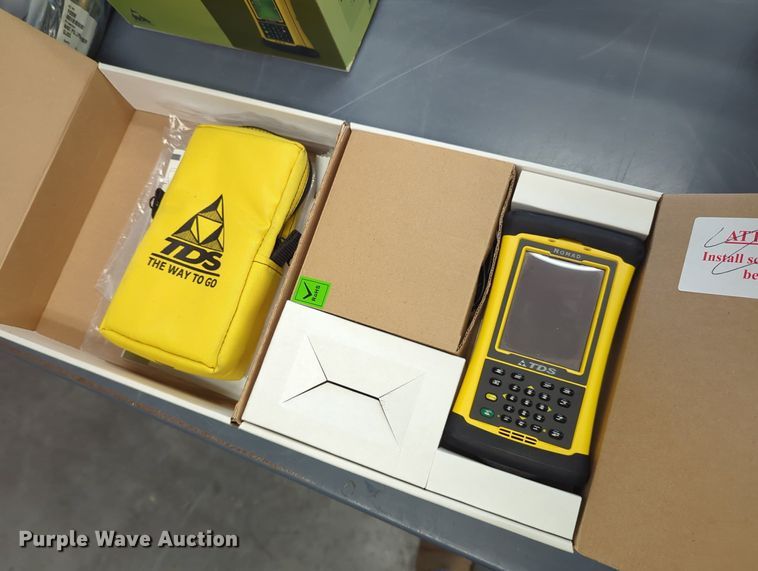 image for item NT9560 Topcon HiPer GA  GPS