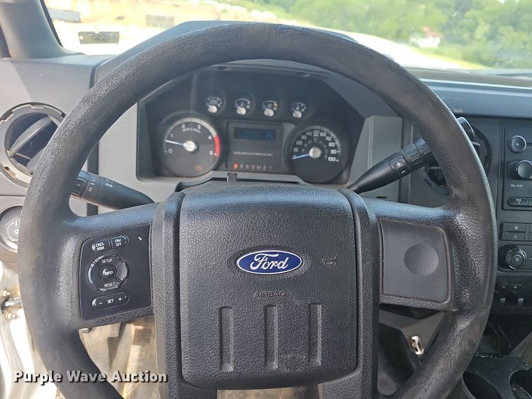 image for item NT9873 2012 Ford F250 Super Duty  Crew Cab pickup truck