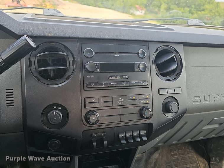 image for item NT9873 2012 Ford F250 Super Duty  Crew Cab pickup truck