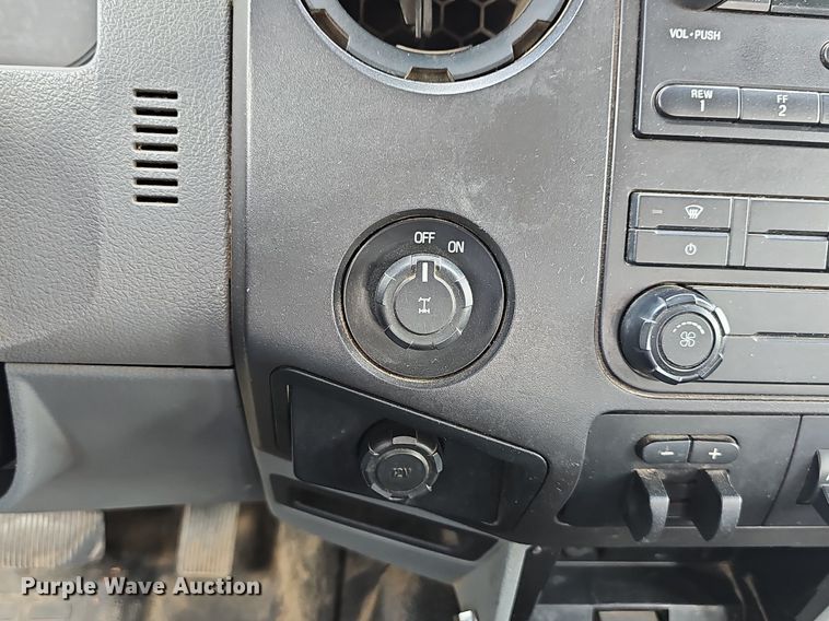 image for item NT9873 2012 Ford F250 Super Duty  Crew Cab pickup truck