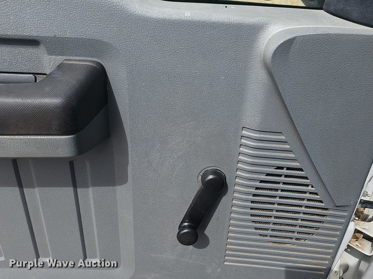 image for item NT9873 2012 Ford F250 Super Duty  Crew Cab pickup truck