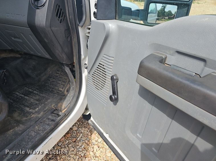 image for item NT9873 2012 Ford F250 Super Duty  Crew Cab pickup truck