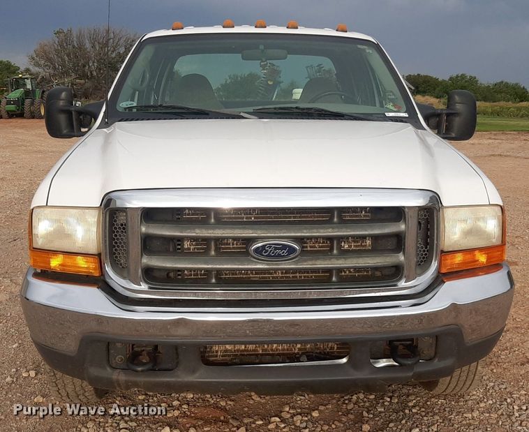 image for item NV9312 2000 Ford F350 Super Duty  Crew Cab pickup truck