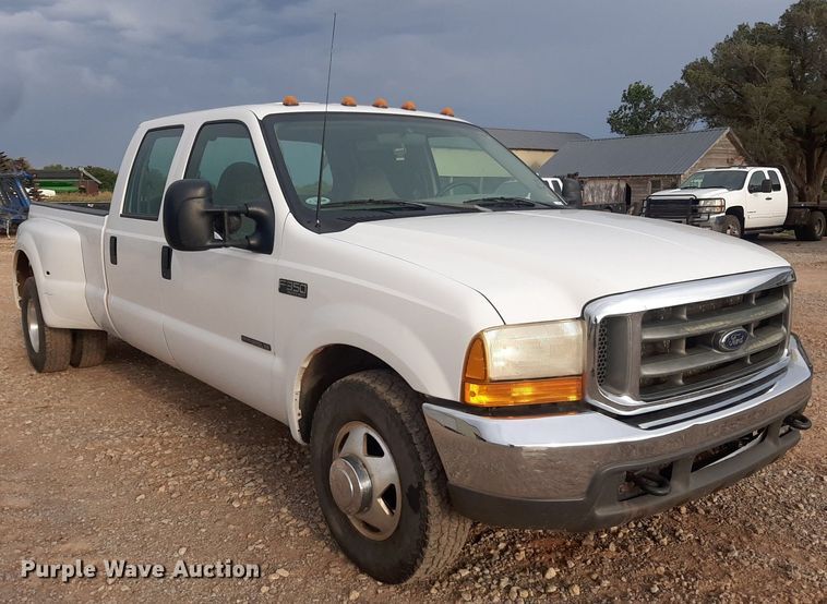 image for item NV9312 2000 Ford F350 Super Duty  Crew Cab pickup truck