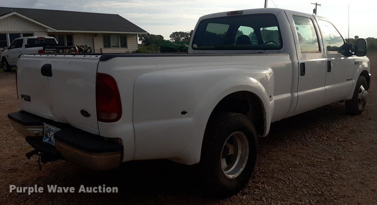 image for item NV9312 2000 Ford F350 Super Duty  Crew Cab pickup truck