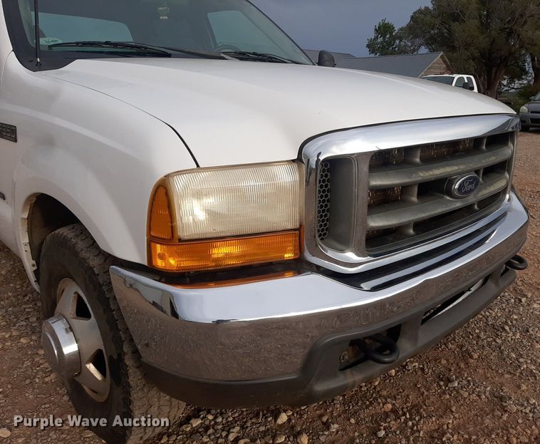 image for item NV9312 2000 Ford F350 Super Duty  Crew Cab pickup truck