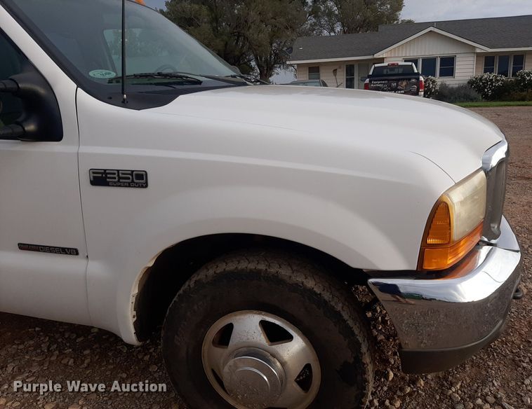 image for item NV9312 2000 Ford F350 Super Duty  Crew Cab pickup truck