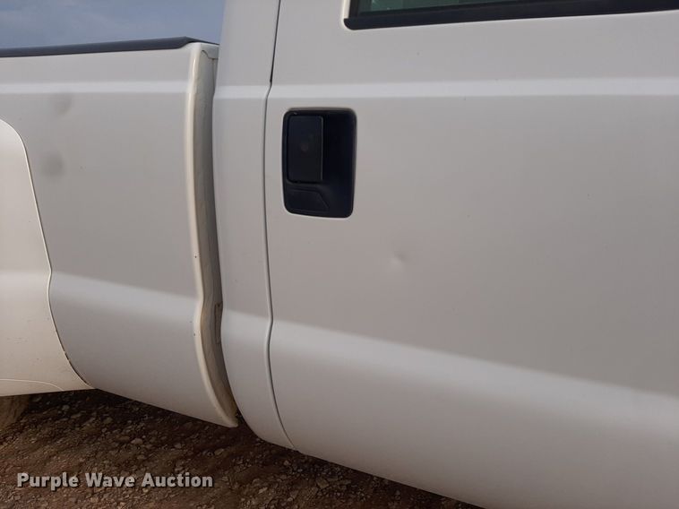 image for item NV9312 2000 Ford F350 Super Duty  Crew Cab pickup truck