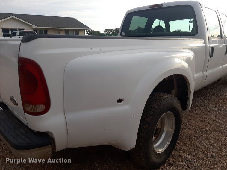 image for item NV9312 2000 Ford F350 Super Duty  Crew Cab pickup truck