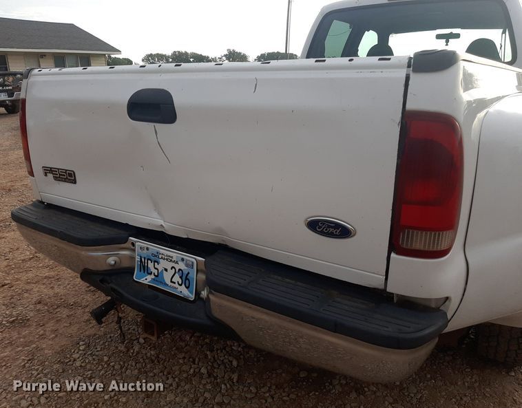 image for item NV9312 2000 Ford F350 Super Duty  Crew Cab pickup truck