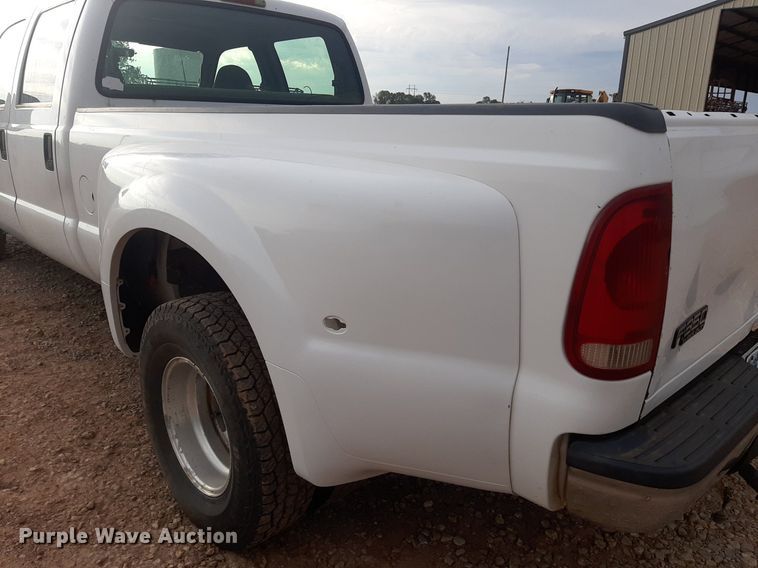 image for item NV9312 2000 Ford F350 Super Duty  Crew Cab pickup truck