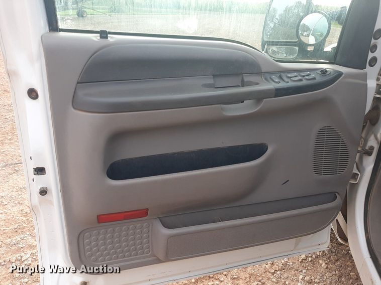 image for item NV9312 2000 Ford F350 Super Duty  Crew Cab pickup truck