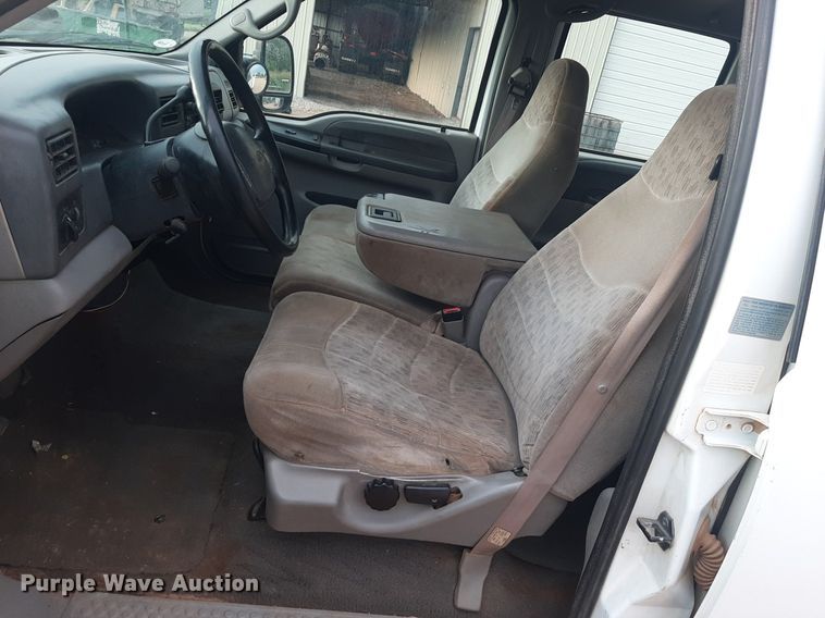 image for item NV9312 2000 Ford F350 Super Duty  Crew Cab pickup truck