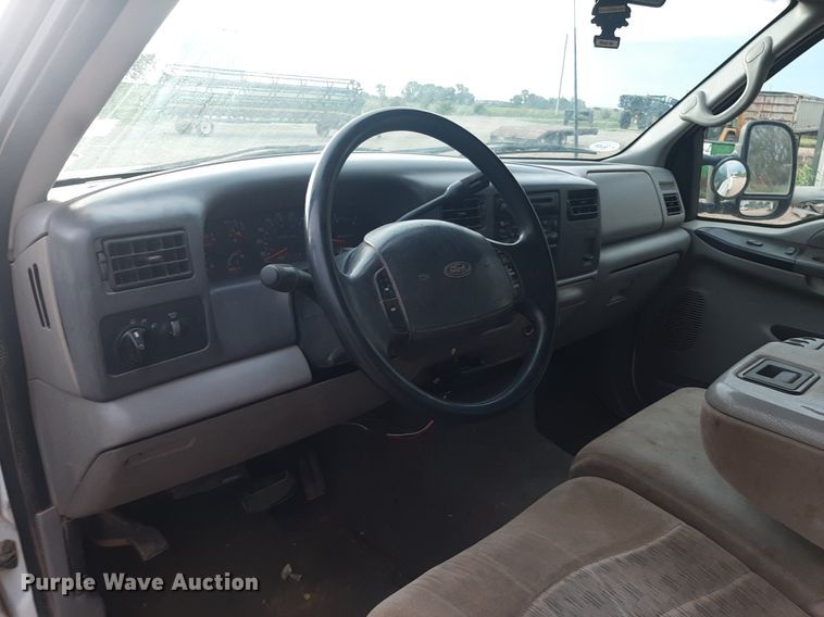 image for item NV9312 2000 Ford F350 Super Duty  Crew Cab pickup truck