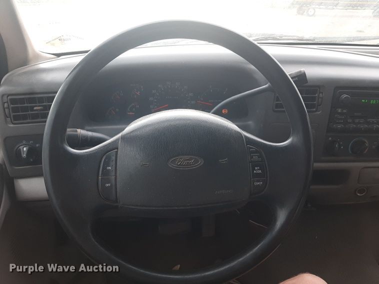 image for item NV9312 2000 Ford F350 Super Duty  Crew Cab pickup truck