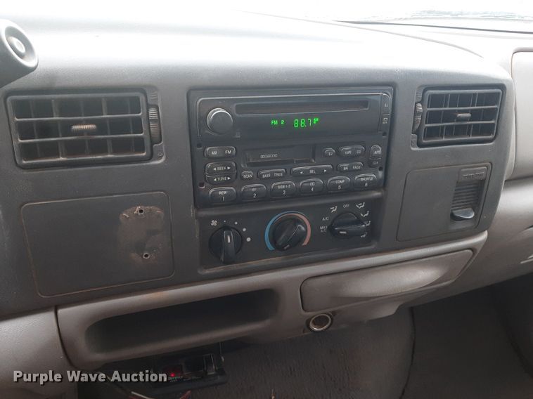 image for item NV9312 2000 Ford F350 Super Duty  Crew Cab pickup truck