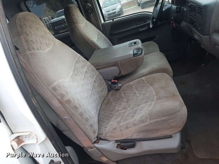 image for item NV9312 2000 Ford F350 Super Duty  Crew Cab pickup truck