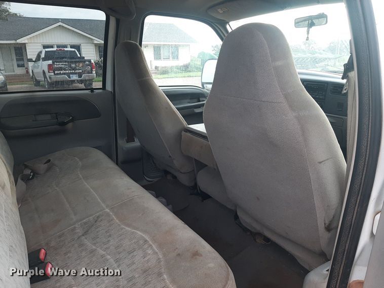 image for item NV9312 2000 Ford F350 Super Duty  Crew Cab pickup truck