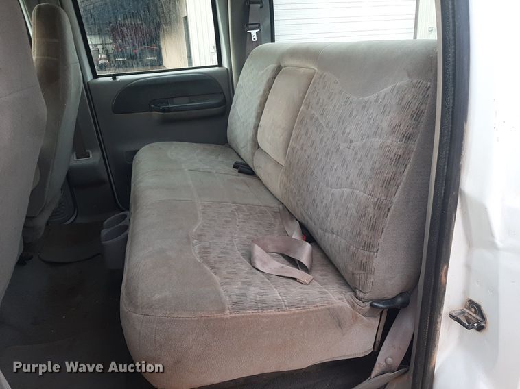 image for item NV9312 2000 Ford F350 Super Duty  Crew Cab pickup truck