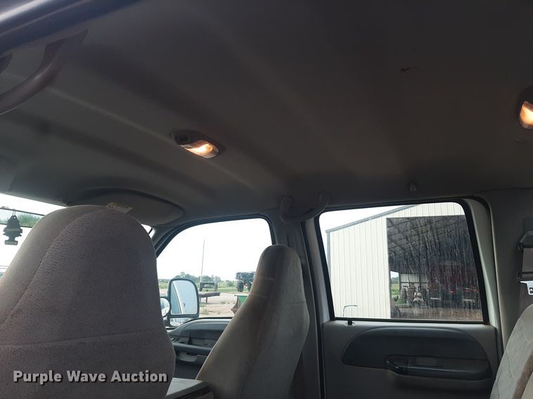 image for item NV9312 2000 Ford F350 Super Duty  Crew Cab pickup truck