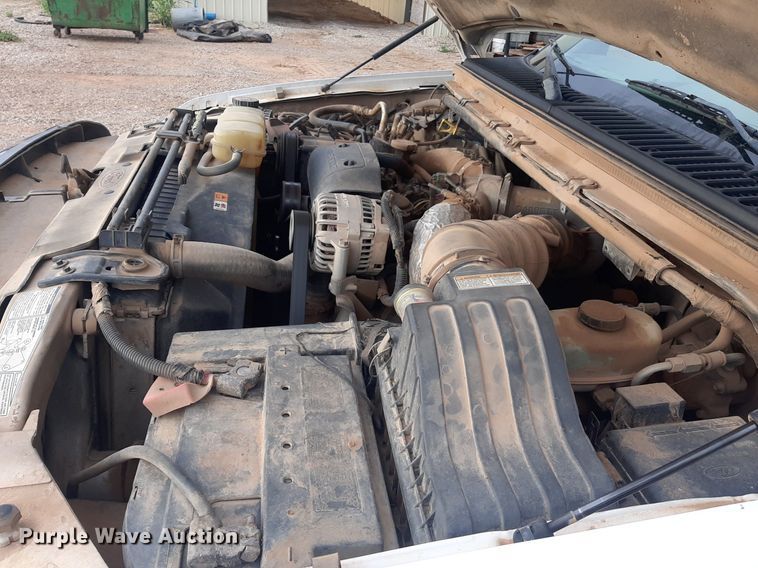 image for item NV9312 2000 Ford F350 Super Duty  Crew Cab pickup truck