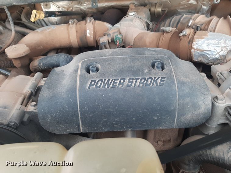 image for item NV9312 2000 Ford F350 Super Duty  Crew Cab pickup truck