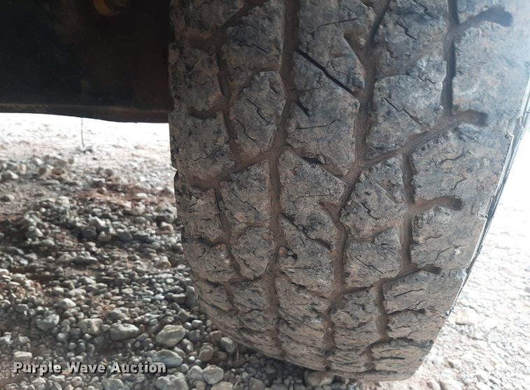 image for item NV9312 2000 Ford F350 Super Duty  Crew Cab pickup truck