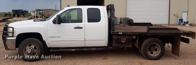 image for item NV9313 2009 Chevrolet Silverado 3500HD  Ext. Cab bale bed pickup truck