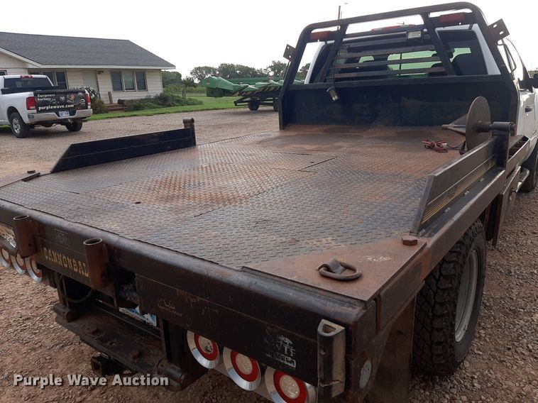 image for item NV9313 2009 Chevrolet Silverado 3500HD  Ext. Cab bale bed pickup truck