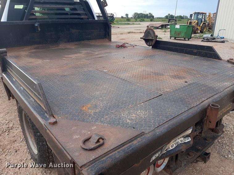 image for item NV9313 2009 Chevrolet Silverado 3500HD  Ext. Cab bale bed pickup truck