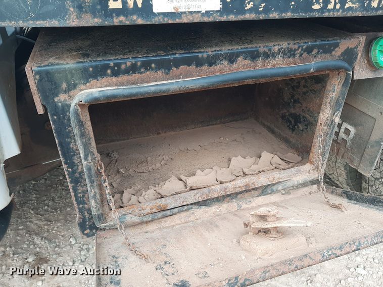 image for item NV9313 2009 Chevrolet Silverado 3500HD  Ext. Cab bale bed pickup truck