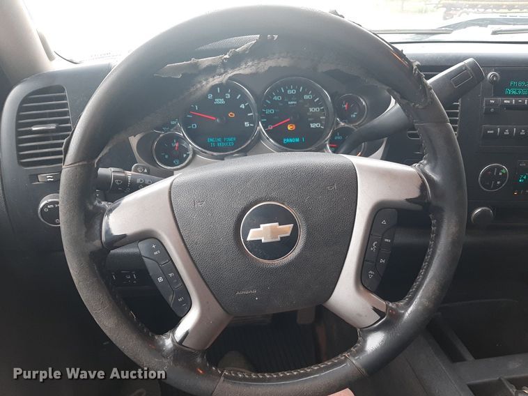 image for item NV9313 2009 Chevrolet Silverado 3500HD  Ext. Cab bale bed pickup truck