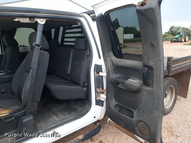 image for item NV9313 2009 Chevrolet Silverado 3500HD  Ext. Cab bale bed pickup truck