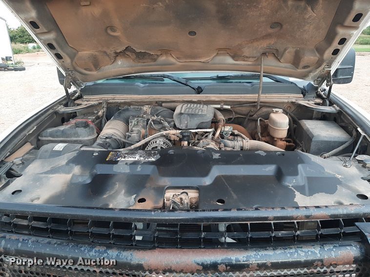 image for item NV9313 2009 Chevrolet Silverado 3500HD  Ext. Cab bale bed pickup truck