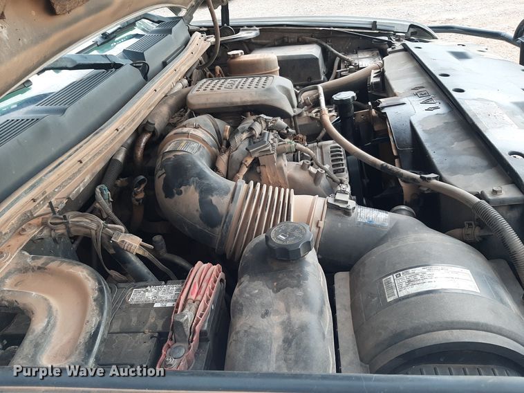 image for item NV9313 2009 Chevrolet Silverado 3500HD  Ext. Cab bale bed pickup truck