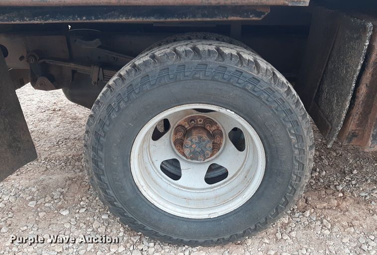 image for item NV9313 2009 Chevrolet Silverado 3500HD  Ext. Cab bale bed pickup truck