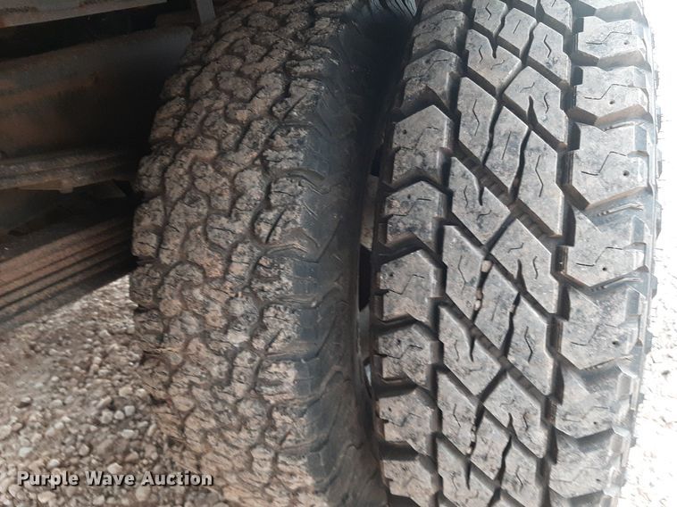 image for item NV9313 2009 Chevrolet Silverado 3500HD  Ext. Cab bale bed pickup truck