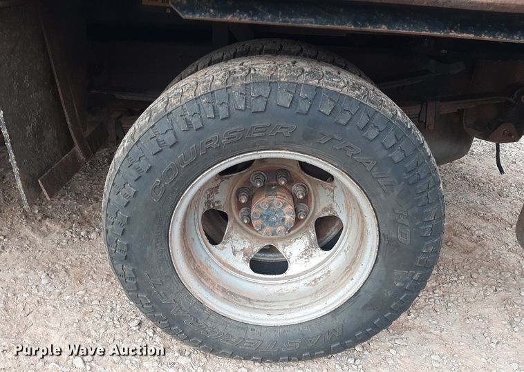 image for item NV9313 2009 Chevrolet Silverado 3500HD  Ext. Cab bale bed pickup truck