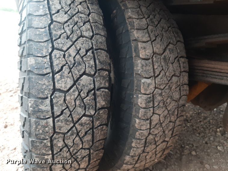 image for item NV9313 2009 Chevrolet Silverado 3500HD  Ext. Cab bale bed pickup truck