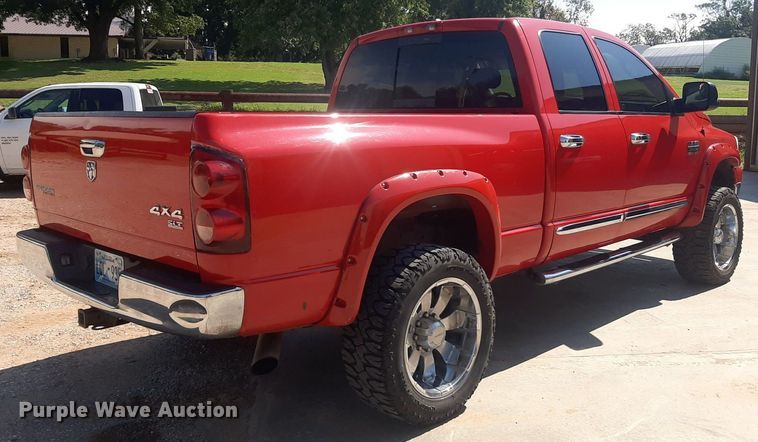 image for item NV9318 2007 Dodge Ram 2500HD  Quad Cab pickup truck