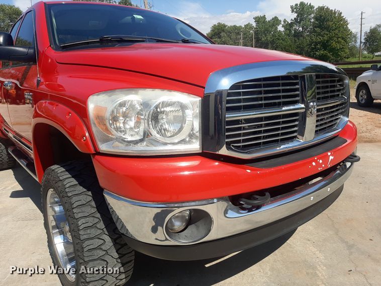 image for item NV9318 2007 Dodge Ram 2500HD  Quad Cab pickup truck
