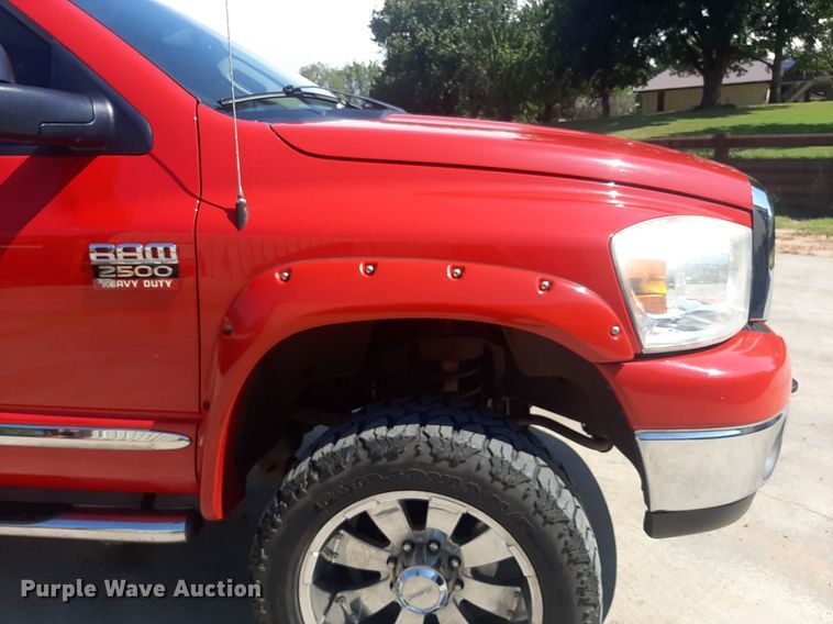 image for item NV9318 2007 Dodge Ram 2500HD  Quad Cab pickup truck