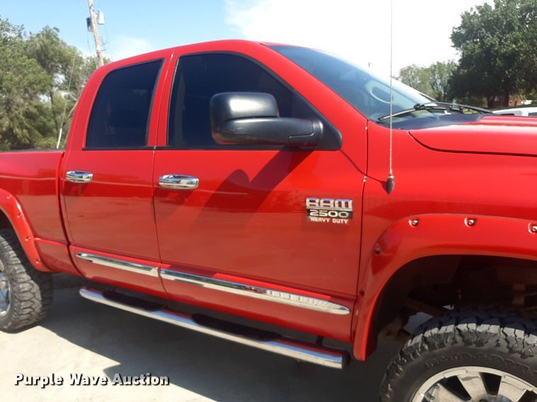 image for item NV9318 2007 Dodge Ram 2500HD  Quad Cab pickup truck