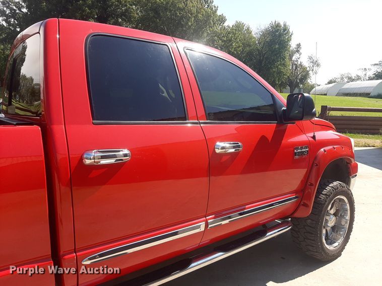 image for item NV9318 2007 Dodge Ram 2500HD  Quad Cab pickup truck